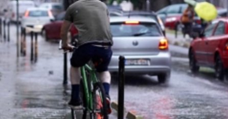 Jako nevrijeme pogodilo Sarajevo, saobraćaj usporen i otežan