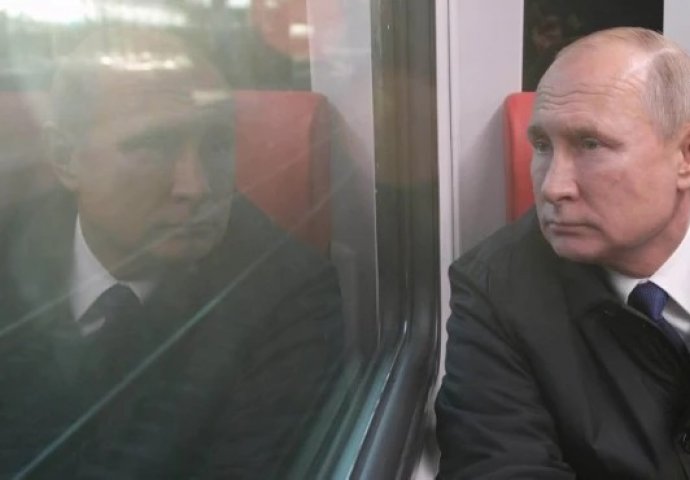(FOTO) PLANETA ZANIJEMILA: Isplivale fotografije Putinovog voza, jedna stvar svima upada u oči!
