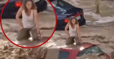 OVAKVO NEVRIJEME ŠPANIJA NE PAMTI Bujica nosi ljude zarobljene u automobilima, prolaznici nemoćno gledaju (VIDEO)