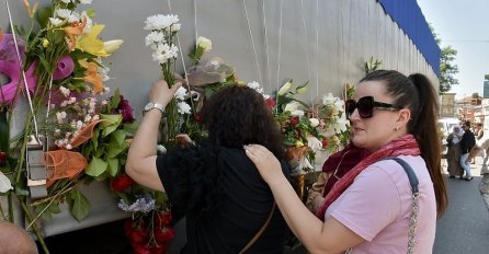 Tabuti s posmrtnim ostacima žrtava genocida ispraćeni iz Sarajeva ka Potočarima