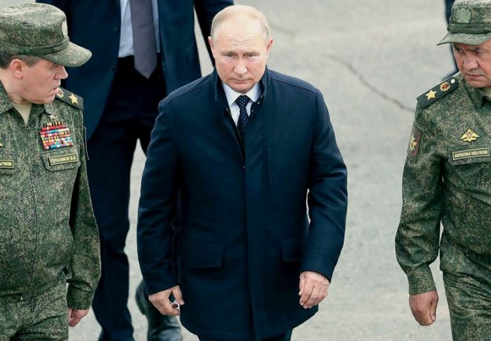 Putin: "Zapad je razočaran rezultatima ukrajinske protuofenzive, a u isto vrijeme razvikana zapadna vojna oprema, navodno neuništiva, gori na prvim crtama"