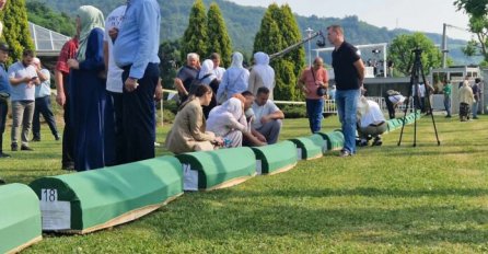 Završena komemoracija u Potočarima: DEŽANAZA I UKOP UBIJENIH SREBRENIČANA NAKON PODNE NAMAZA
