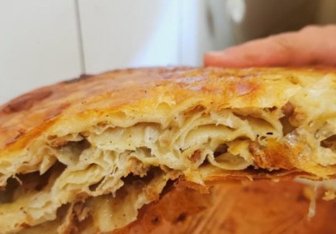 BUREK ILI JA? Znak ispred PEKARE će vas OBORITI SA NOGU, valjaćete se od SMIJEHA, ovako nešto JOŠ UVIJEK NISTE VIDJELI (FOTO)