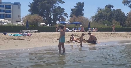 Zdravstvena uzbuna na plaži na Jadranu: EVO ŠTA SE DEŠAVA, KUPAČI UPOZORENI