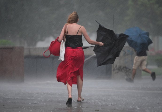 Hrvate iznenadilo nevrijeme, meteorologinja pojasnila što se dogodilo: ‘Sirene zavijaju, što je ovo?’