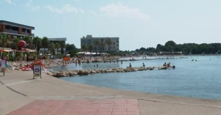 ZASTRAŠUJUĆI PRIZORI NA JADRANU: U lokalu se širio odvratan smrad, a NA PLAŽI NOVO NEUGODNO IZNENAĐENJE!