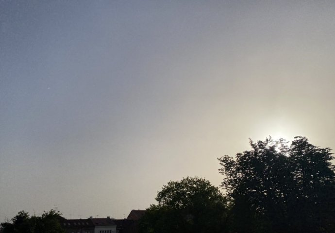 NAPOLJU PRŽI SUNCE, A SVI SE PITAJU ZAŠTO JE NEBO ZAMUĆENO: Oglasio se poznati meteorolog i objasnio! OVO JE RAZLOG!