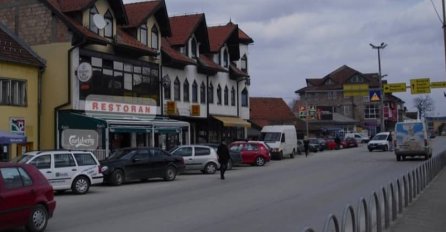 U CENTRU JELAHA SE ORILA PJESMA “VESELI SE SRPSKI RODE”: “Tri muškarca su izazivali i dvije djevojke u hidžabu, neka je na sramotu..."