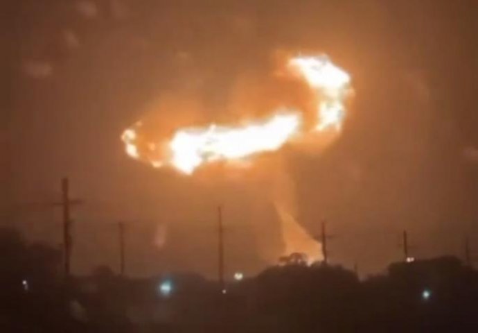 SERIJA EKSPLOZIJA U AMERICI, LJUDI EVAKUISANI: Dramatični snimci obišli svijet, pečurka poput atomske bombe! (VIDEO)