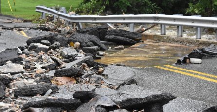 Poplave na sjeveroistoku SAD-a, pod toplinskim valom 25 posto stanovništva