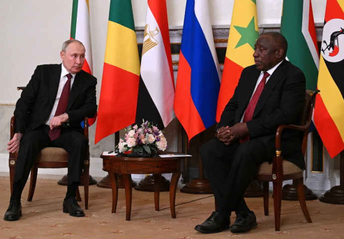 BILA BI TO ESKALACIJA BEZ PRESEDANA U JOHANNESBURGU: Putin želi doći na BRICS summit, južnoafričke vlasti ga odgovaraju, ICC mu prijeti uhićenjem, Ramaphosa poručio da je to onda "objava rata Rusiji"