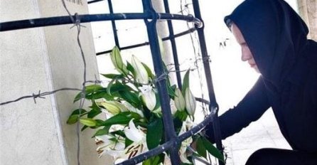 Benjamina Karić odala počast žrtvama Prijedora i poručila: Kolega, napravite ubijenoj djeci spomenik