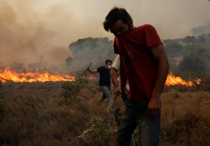  Ogroman požar kod Atine je opet izvan kontrole (VIDEO)