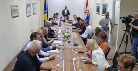 HNS pravi radne grupe za izmjene Ustava i Izbornog zakona