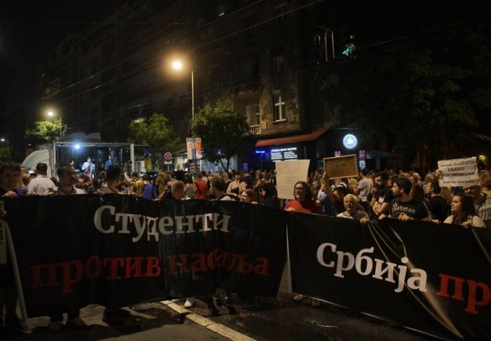 Završen 12. protest „Srbija protiv nasilja“: Student prekinuo štrajk glađu