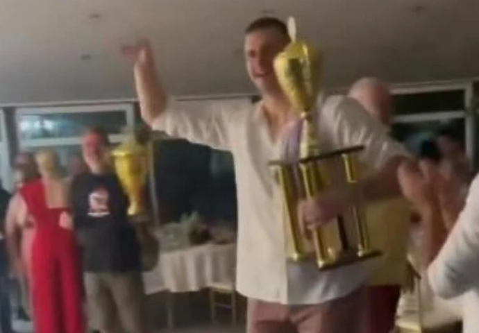 NIKOLA JOKIĆ SLAVI! NAKON ODLUKE DA NEĆE IGRATI ZA REPREZENTACIJU SRBIJE, OBJAVLJEN SNIMAK: Ljudi bijesni - pogledajte šta radi (VIDEO)