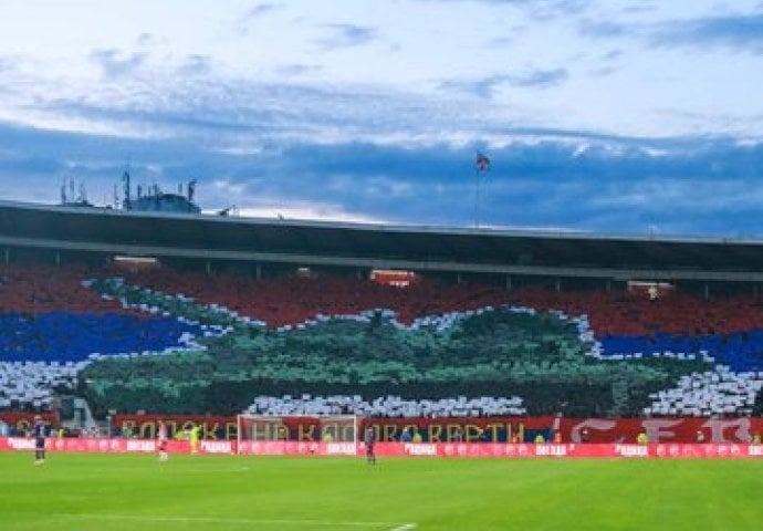 SKANDALOZNA FOTOGRAFIJA NAVIJAČA CRVENE ZVEZDE:  Podigli tenk uz ovu poruku - POGLEDAJTE ŠTA PIŠE