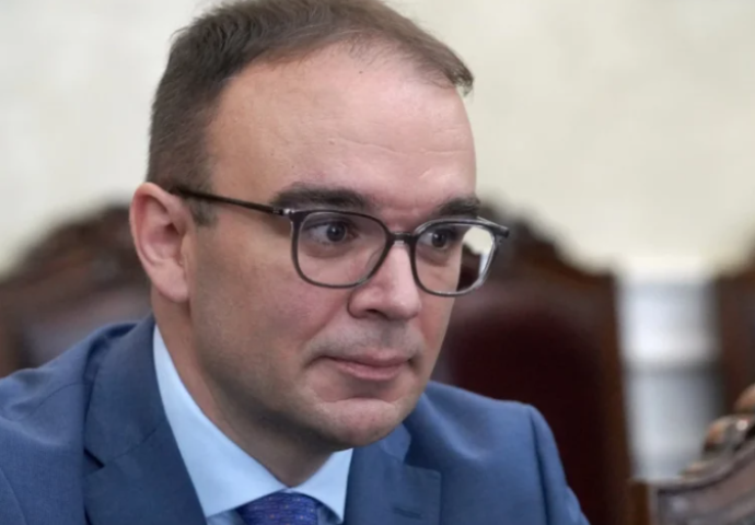 VJEROVALI ILI NE: Ambasador BiH u Srbiji se Vulinu zahvalio što je podržao studentkinje