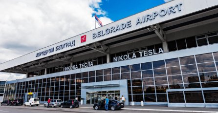 TRAGEDIJA NA AERODROMU NIKOLA TESLA: Čovjek sletio iz Čikaga, pa pao na mjestu MRTAV, EVO ŠTA SE DOGODILO