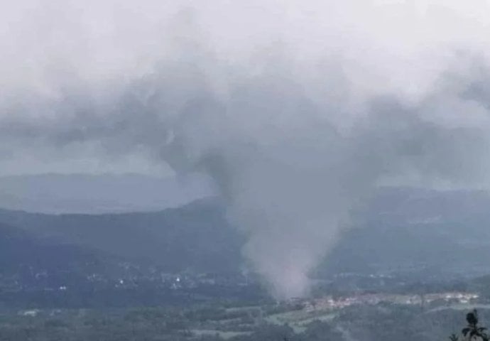 Zabilježen tornado kod Ilirske Bistrice: 'Ne, ovo nisu prizori iz Amerike, ovo je Slovenija večeras'