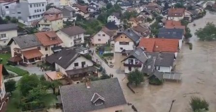 TROJE NASTRADALIH U NEVREMENU U SLOVENIJI: Policija saopštila informacije o katastrofi HOLANĐANE POKOSIO GROM KOD KRANJA (VIDEO)