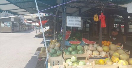 CRNOGORCI PREŠLI IGRICU, GLEDAJTE KAKO PRODAJU LUBENICE: Region se CIJEPA OD SMIJEHA, ovo samo na Balkanu MOŽE (FOTO)