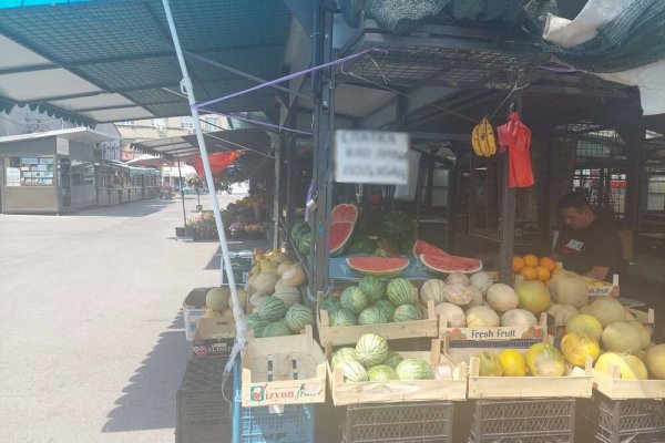 CRNOGORCI PREŠLI IGRICU, GLEDAJTE KAKO PRODAJU LUBENICE: Region se CIJEPA OD SMIJEHA, ovo samo na Balkanu MOŽE (FOTO)