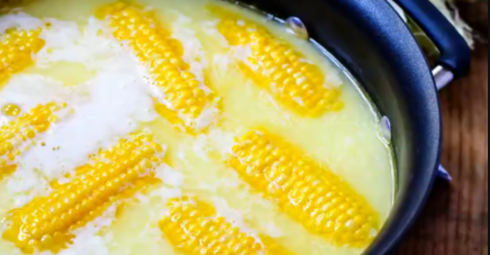 KAKO DA SKUHATE KUKURUZ ZA BUKVALNO 10 MINUTA: Trik koji ne znaju ni profi kuhari - potrebna su samo 2 sastojka