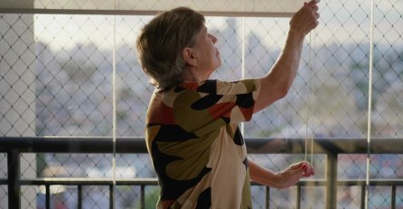 Žena pošla da otvori prozor, ali kad je PODIGLA ROLETNE PRETRNULA OD STRAHA: Jedva izvukla živu glavu, Vladica je spasio