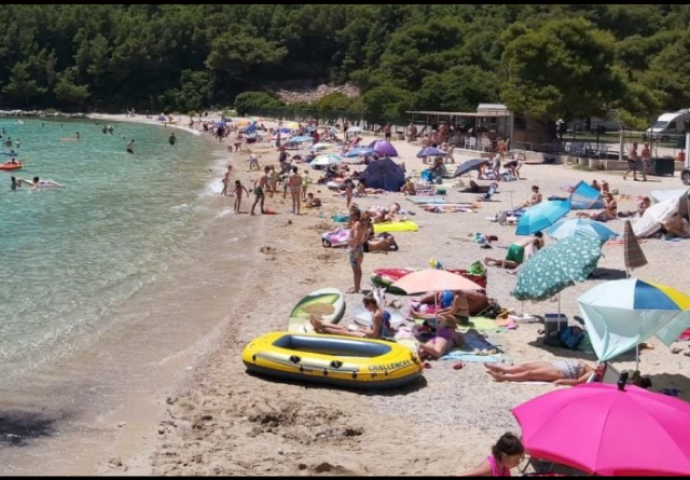 Nova tučnjava na plaži u bh. komšiluku: Uhapšen muškarac, evo šta je razlog sukoba