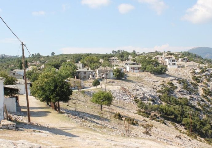 Velika potraga u Grčkoj: Nestao par s kćerkama iz Srbije