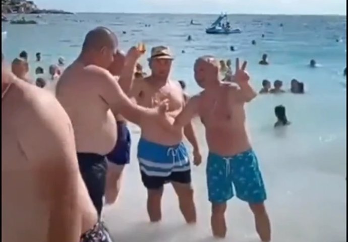 PRIZOR SA CRNOGORSKE PLAŽE zbog kog BUKTI RAT na internetu: "Ovi LJETUJU ZA 10 EURA PO DANU, i pivo su iz Srbije ponijeli"! Da li je ovo LEGITIMNO PONAŠANJE ili pretjeruju, šta kažete?