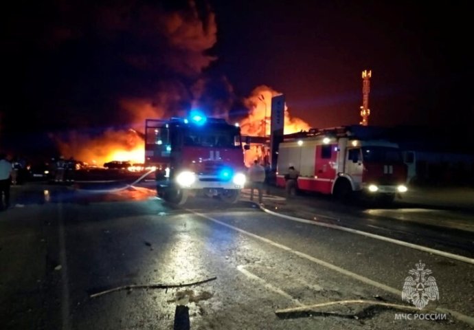 U požaru na benzinskoj poginulo 25 ljudi: “Ovdje je kao u ratu”