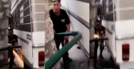 POGLEDAJTE SNIMAK: Turista uzeo brusilicu i izrezao rukohvat kako bi prošao ulicom u Sarajevu