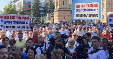 Slijedi opoziv Stanivukovića? Pristalice SNSD ispred Gradske uprave