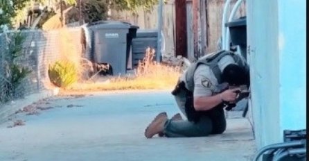 MJESECIMA JE ČULA ČUDNE ZVUKOVE U KUĆI, A ONDA JE VIDJELA PRLJAVU RUKU KAKO VIRI IZ PODA: Djevojka je šokirana otkrićem iz svog doma, umiješala se i policija (VIDEO)