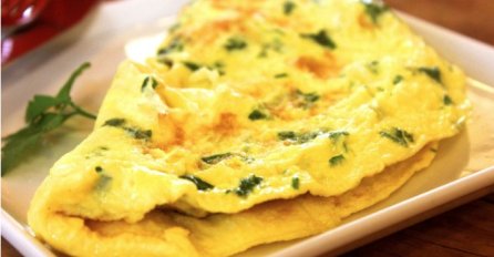 DORUČAK KAO IZ RESTORANA: Omlet sa špinatom i sirom, doza proteina za energičan početak dana