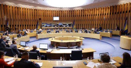 Prekinuta sjednica Doma naroda: Delegati žele raspravu o smjeni Špirića, Košarca i Amidžića