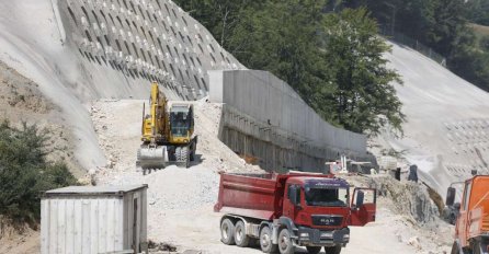 Autoceste FBiH: Radovi na dionici Vranduk – Ponirak suspendirani zbog usklađivanja dokumentacije