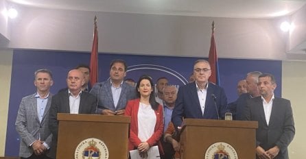 Opozicija najavljuje parlament na otvorenom: “Nije Milorad Republika Srpska”