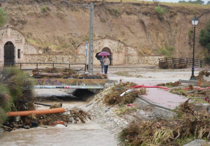 Nakon požara, jako nevrijeme i poplave pogodile Španiju: Dvije osobe poginule