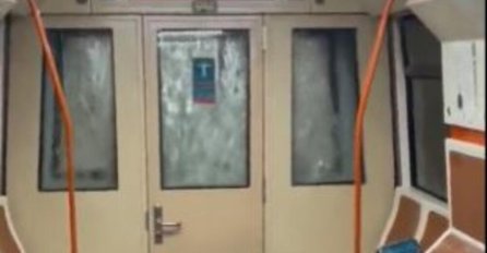 UŽAS U ŠPANIJI: Poplave odnose živote! HOROR snimak iz metroa u Madridu, voda nadire, putnici u panici (VIDEO)