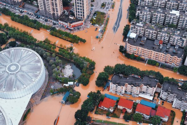 Tajfun pogodio Kinu: Više od stotinu hiljada ljudi evakuisano, škole zatvorene