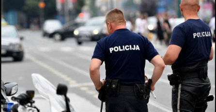 Heroji u plavom: Sarajevski policajci tri kilometra na leđima nosili čovjeka kojem je pozlilo