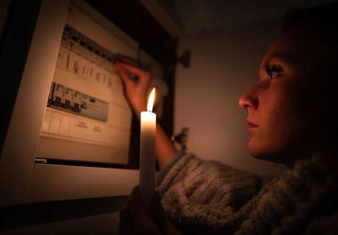 Šta znači sanjati nestanak struje: San koji će vam otkriti šta vas koči