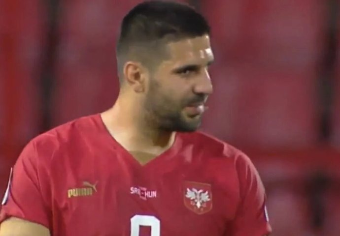 ORLOVI NE ZNAJU ŠTA IH JE VEČERAS SNAŠLO USRED BEOGRADA: Mitrović pljuje, Vlahović potpuno paralizovan od šoka (VIDEO)