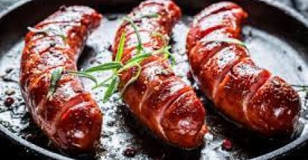 KUHAR KOJI JE KUHAO ZA BRITANSKU KRALJICU OBJASNIO GDJE GRIJEŠIMO KADA PRŽIMO KOBASICE: Niste imali pojma da se to OVAKO RADI, brzo zapišite korake