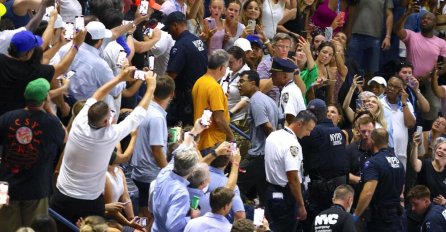 PREKINUTO POLUFINALE US OPENA! Skandal i SRAMOTA za tenis u SAD! Policija UPALA NA TRIBINE i nije znala šta da radi (VIDEO)
