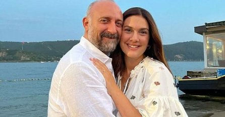 ŠEHERZADA I ONUR SU SE PREPOLOVILI - NJU SIGURNO NEĆETE PREPOZNATI: Postala je zanosna plavuša, uopšte ne liči na sebe