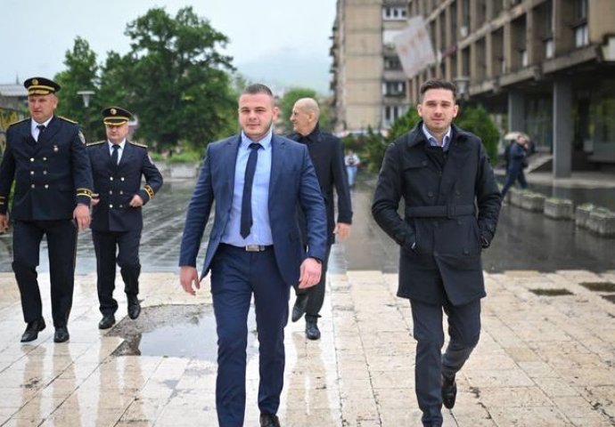 Arnel Isak brani brata Rusmira: Bit će bolji direktor od pojedinih supruga i direktorica zdravstvenih ustanova